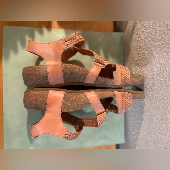 Taos~Trulie~Cantaloup~Soft Leather~Sandal~Hook & Loop Velcro Close~Size 9 - 9.5 - Picture 10 of 16